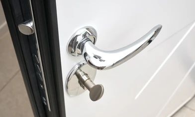 steel-lock-chrome-handle-metal-260nw-1690462642.jpg